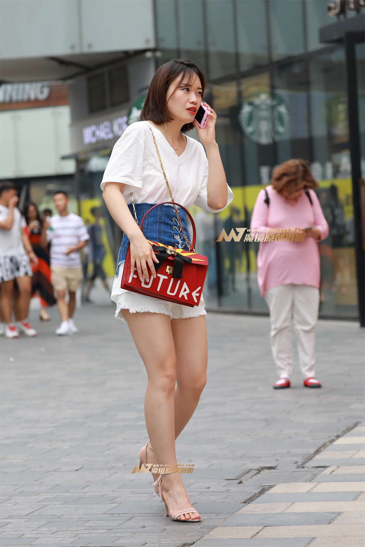 图片[2]-有点像GiGi的美女-日更街拍