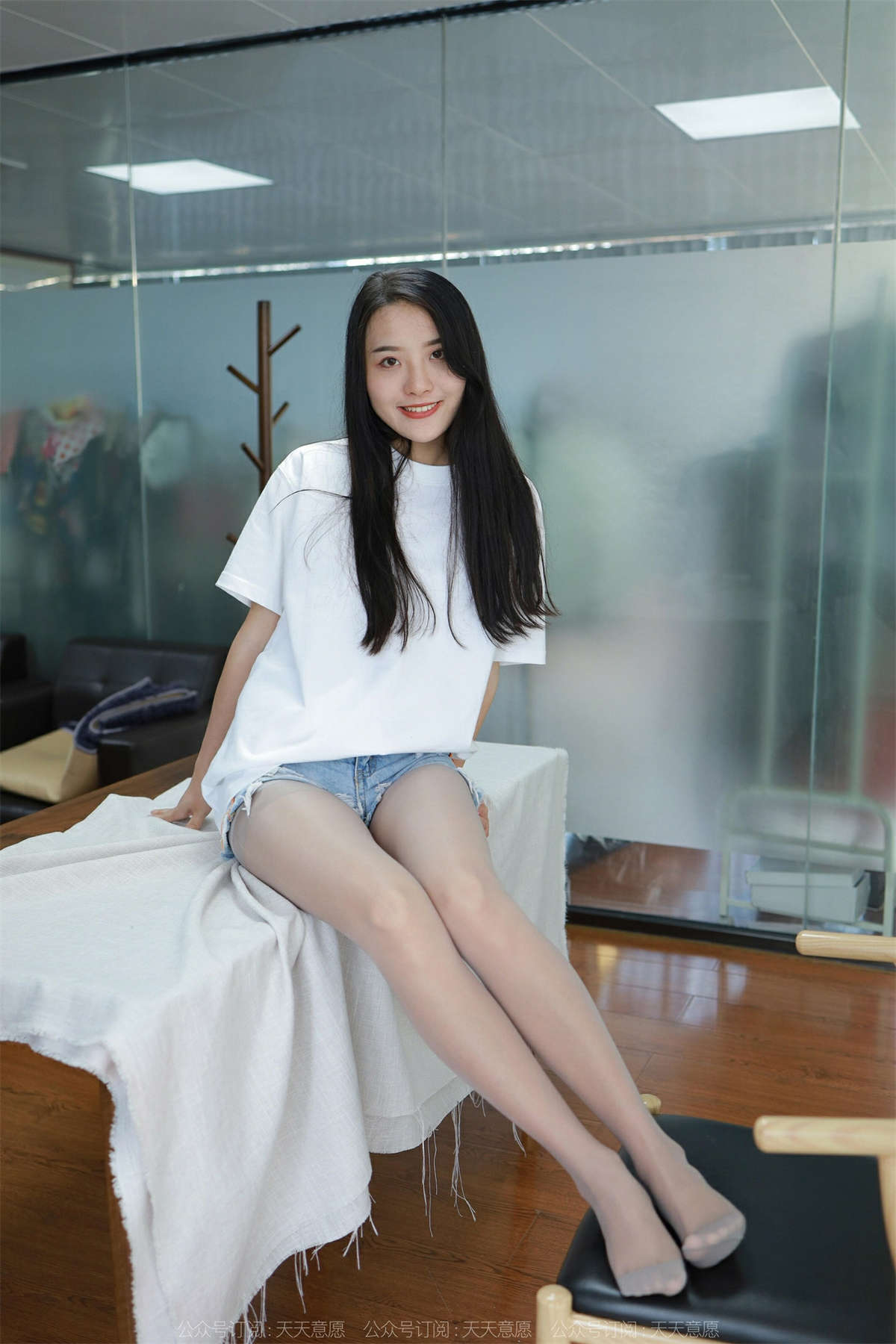 IESS异思趣向 2022.07.20 丝享家1153：婉萍 灰丝凉鞋-日更街拍