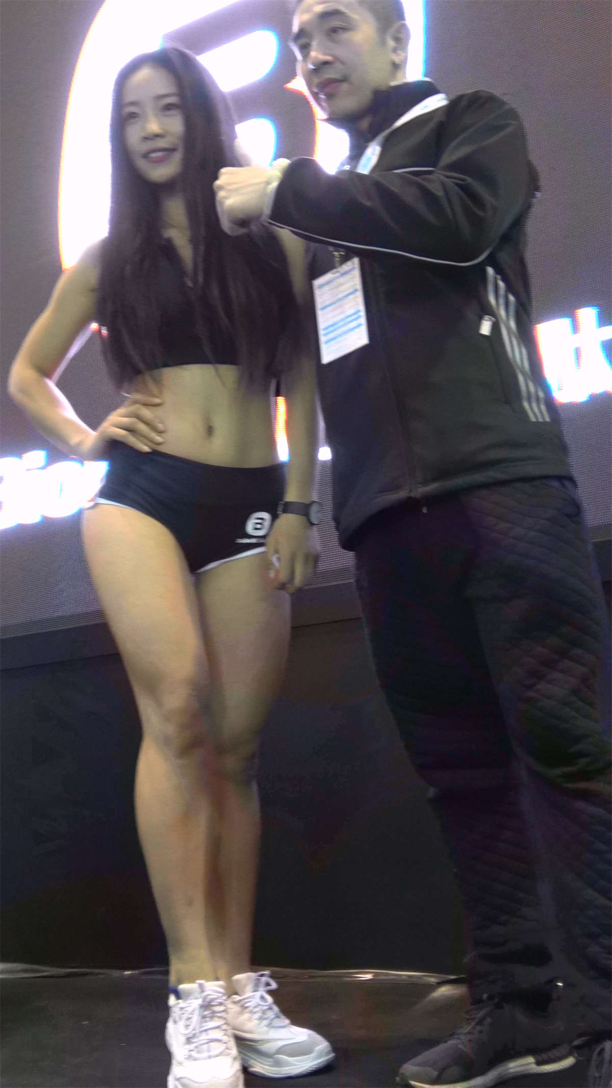 图片[2]-性感健身美女-日更街拍