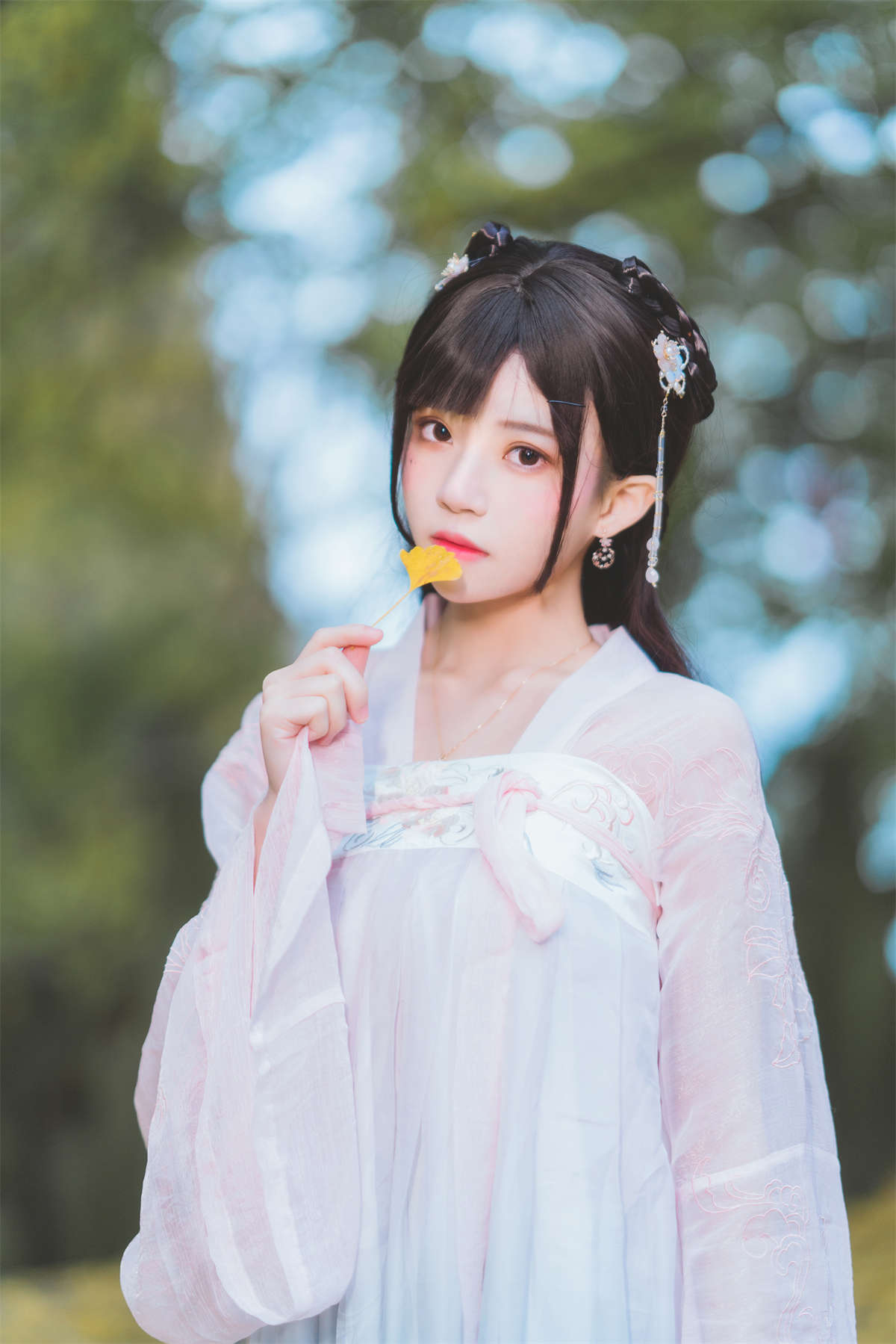 桜桃喵 – 温柔之汉服银杏-日更街拍