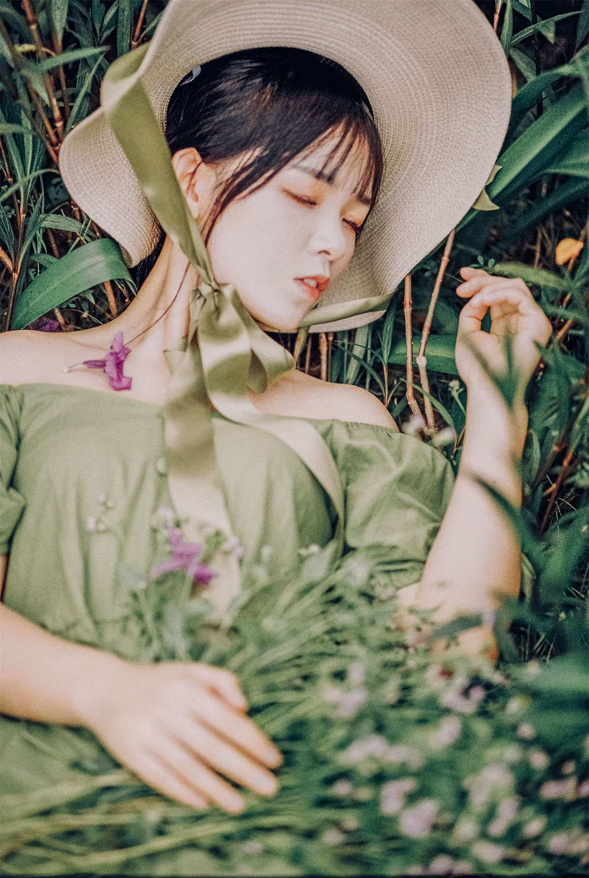 YITUYU艺图语 2025.04.08 野花的季节 悠然Hime-日更街拍