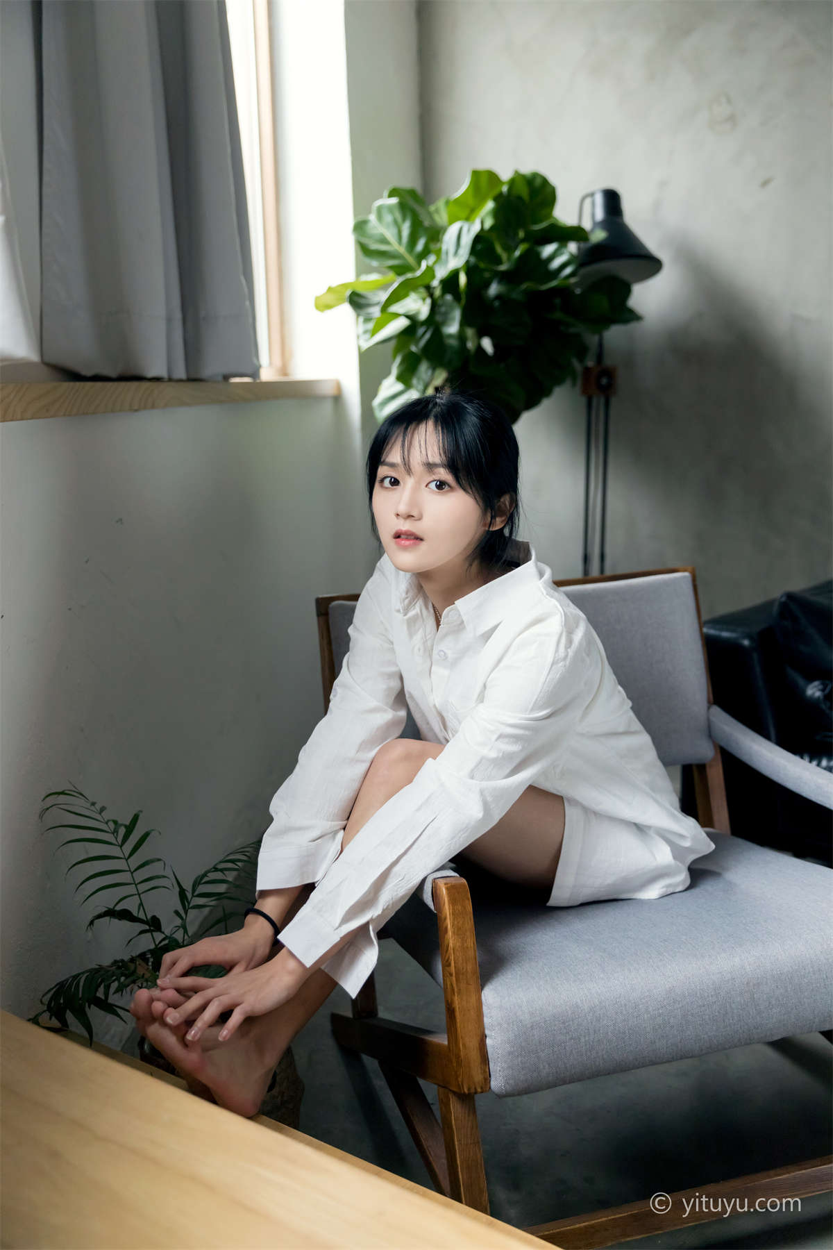YITUYU艺图语 2021.05.06 少女心情 雨文-日更街拍
