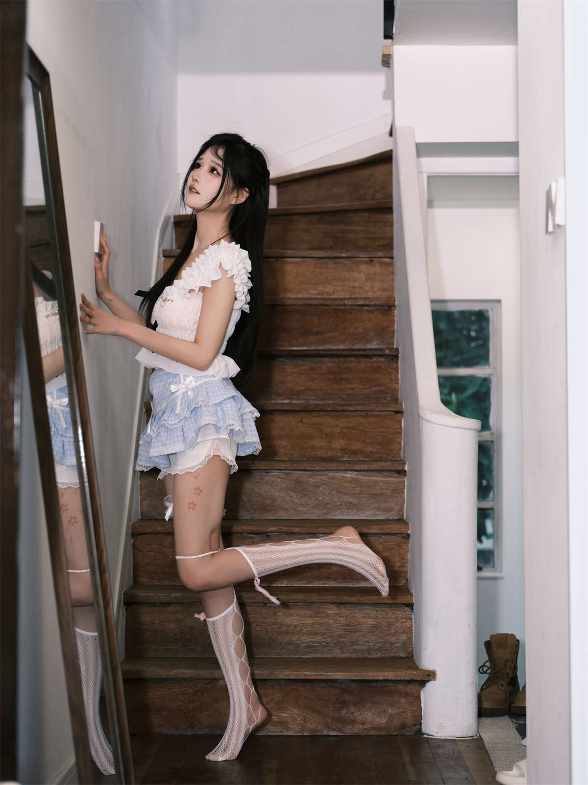 YITUYU艺图语 2024.07.20 洋房天台的读书少女 孟程程插图1