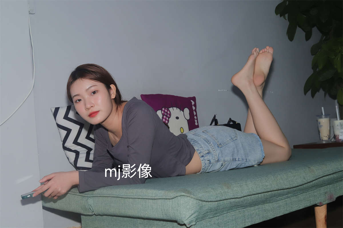 图片[2]-aapary摄影 No.139 美女桃桃的脚底就像豆腐一样嫩滑-日更街拍