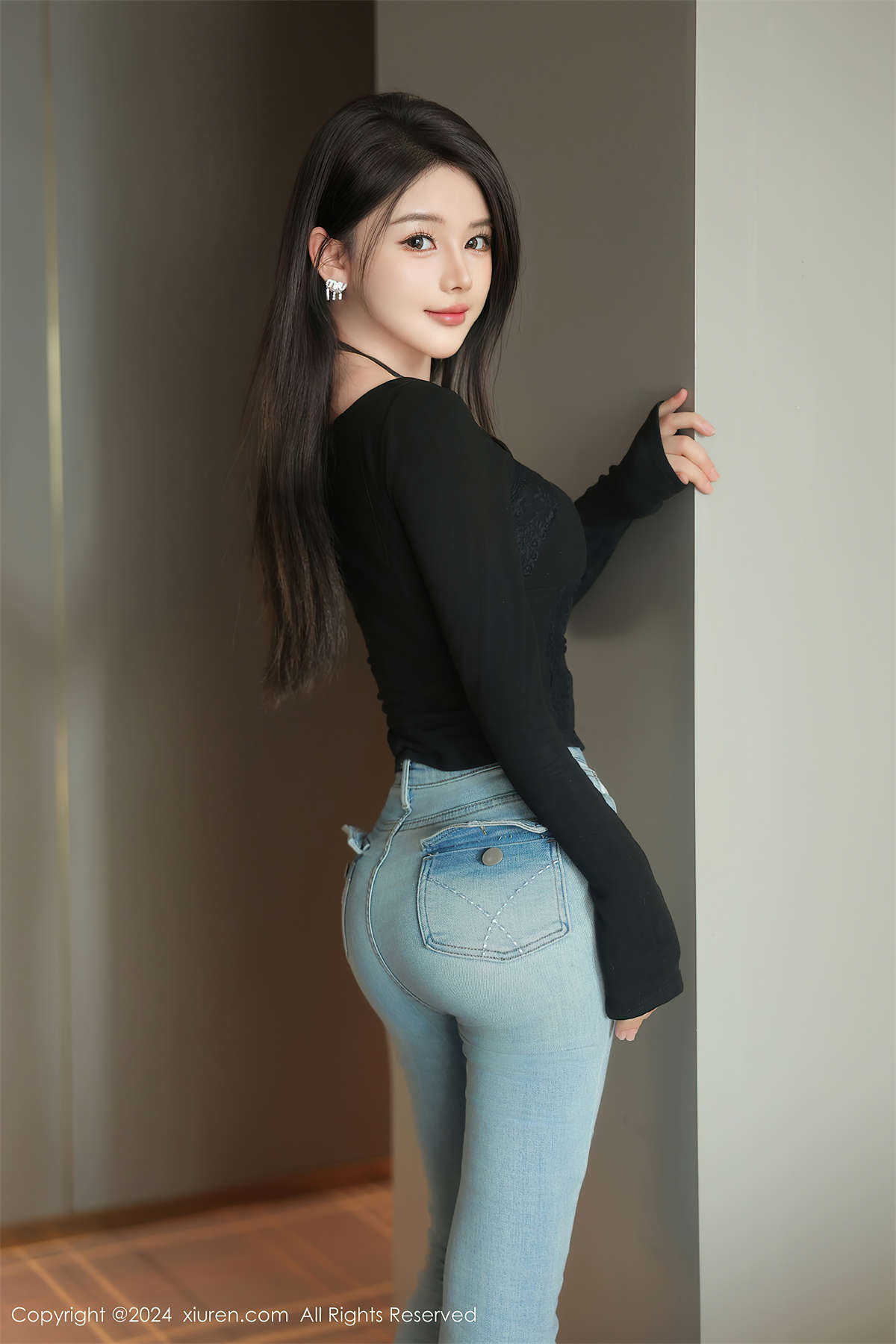 图片[2]-Xiuren秀人网 2024.12.27 NO.9666 爱酱里-日更街拍