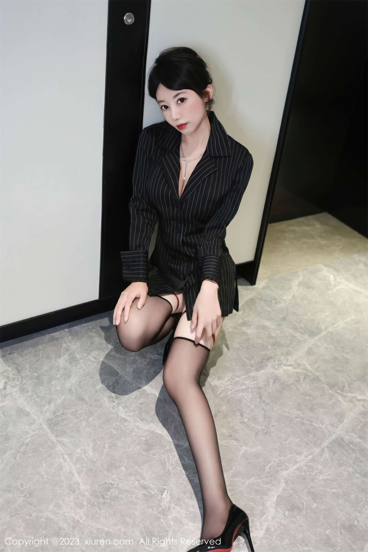 图片[2]-Xiuren秀人网 2023.09.14 No.7384 白笑笑-日更街拍