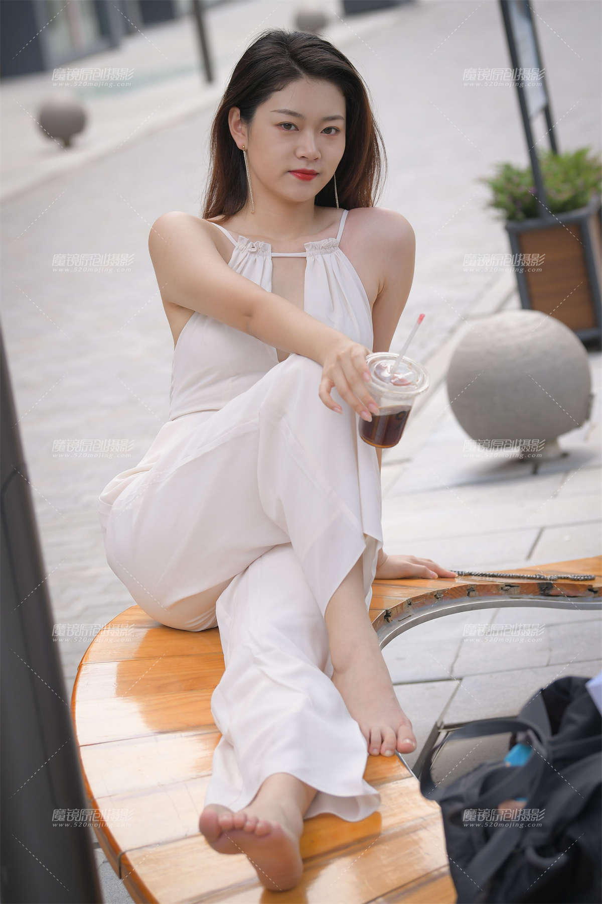 图片[2]-性感白裤美女-日更街拍