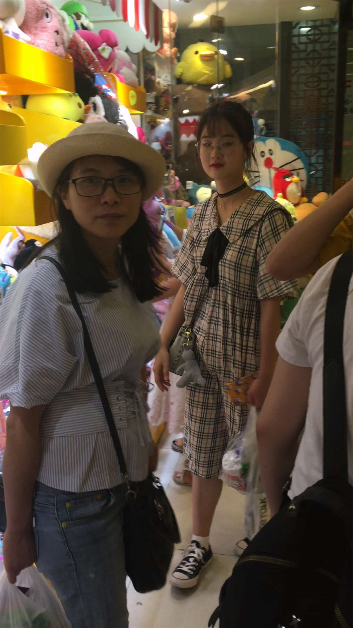 连衣裙学生妹-日更街拍