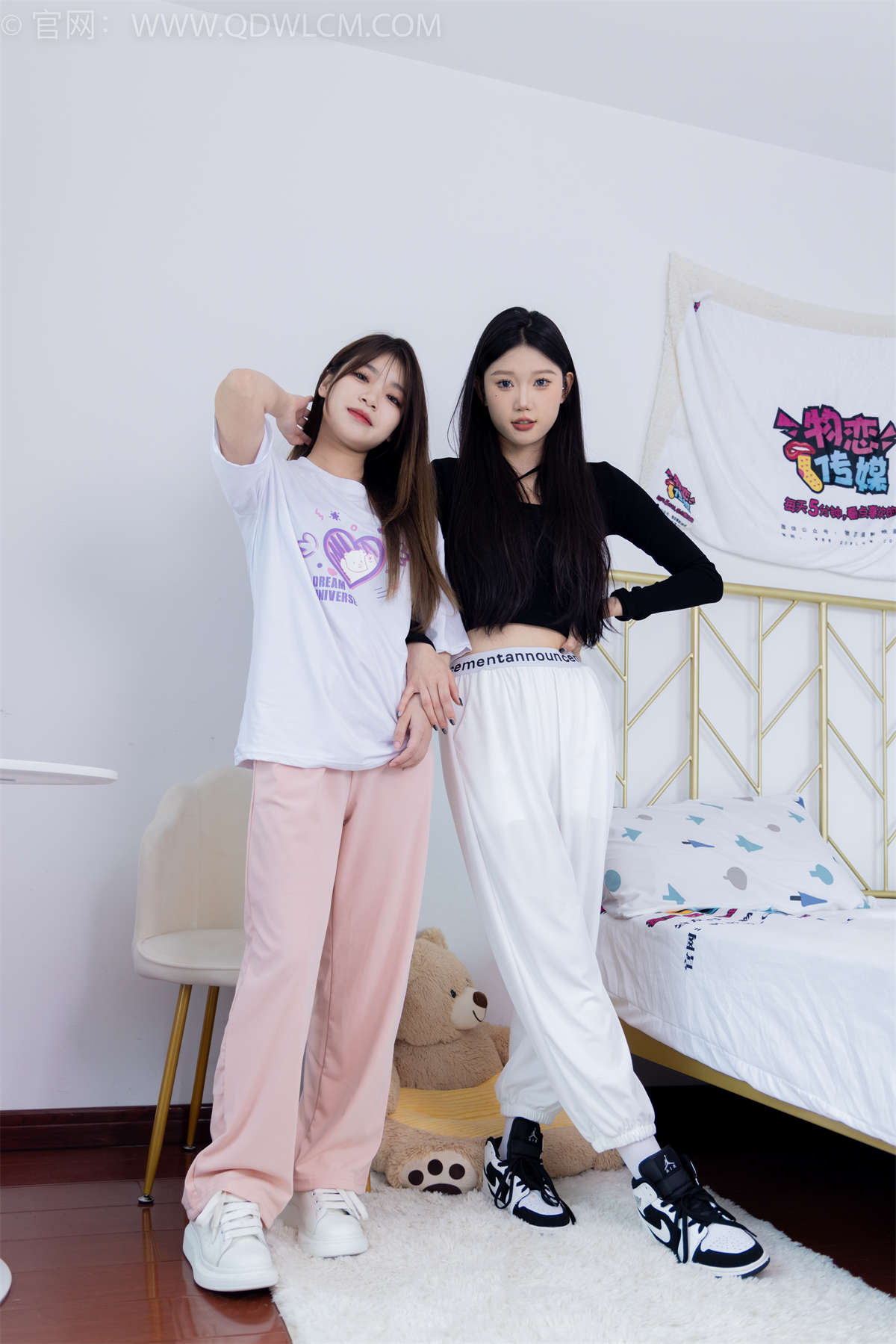 图片[2]-物恋传媒 NO.1789 小竹&闪闪-爱的回归线-日更街拍