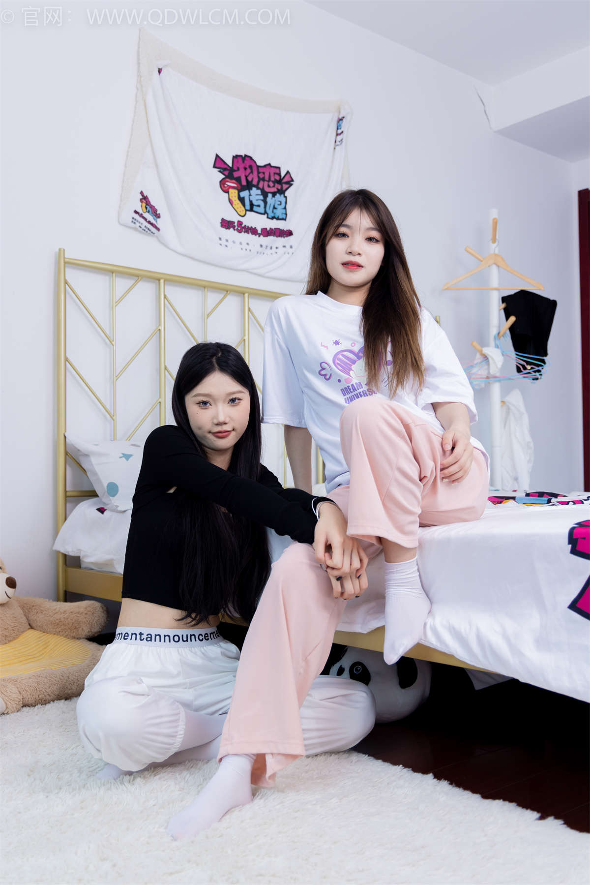 物恋传媒 NO.1789 小竹&闪闪-爱的回归线-日更街拍