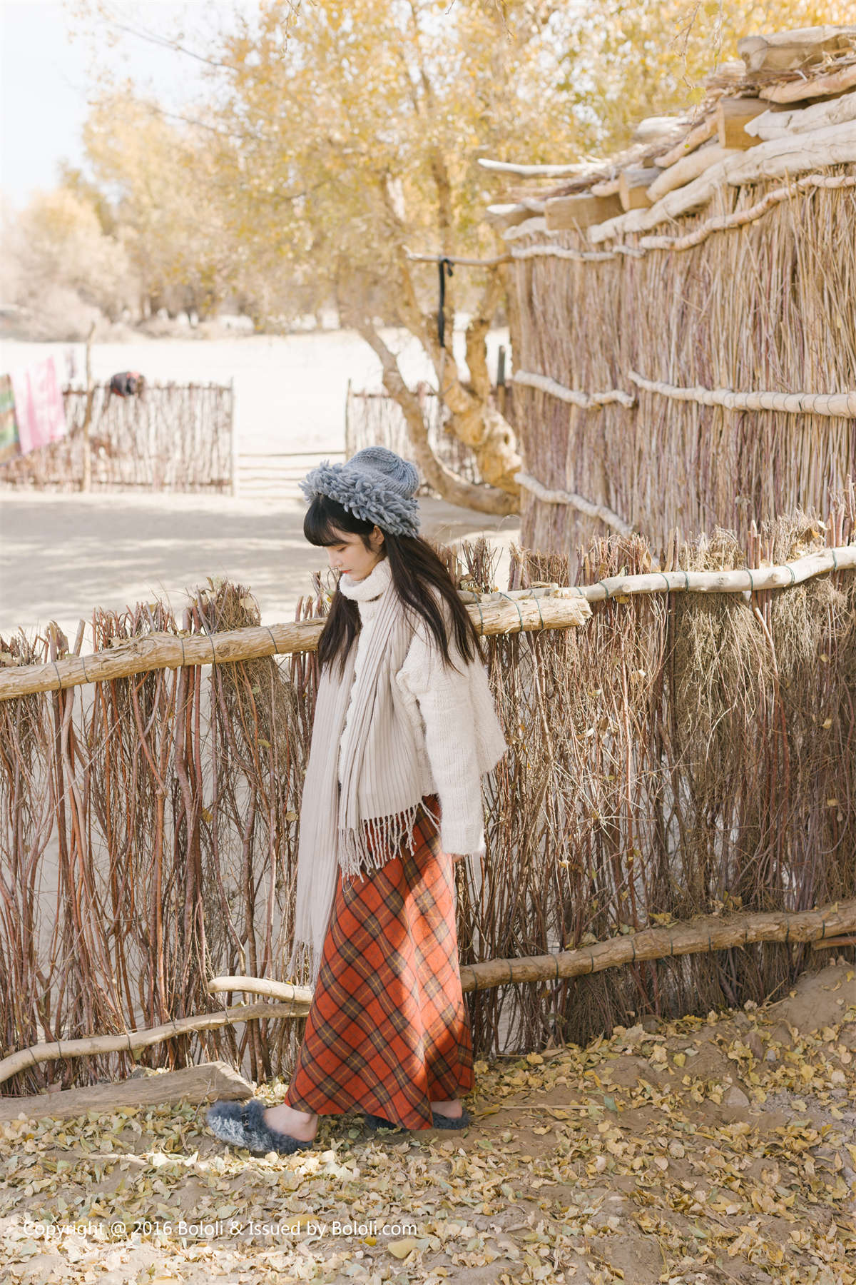 图片[2]-Kimoe激萌文化 KIM013 秋画之应 沙漠旅拍-日更街拍