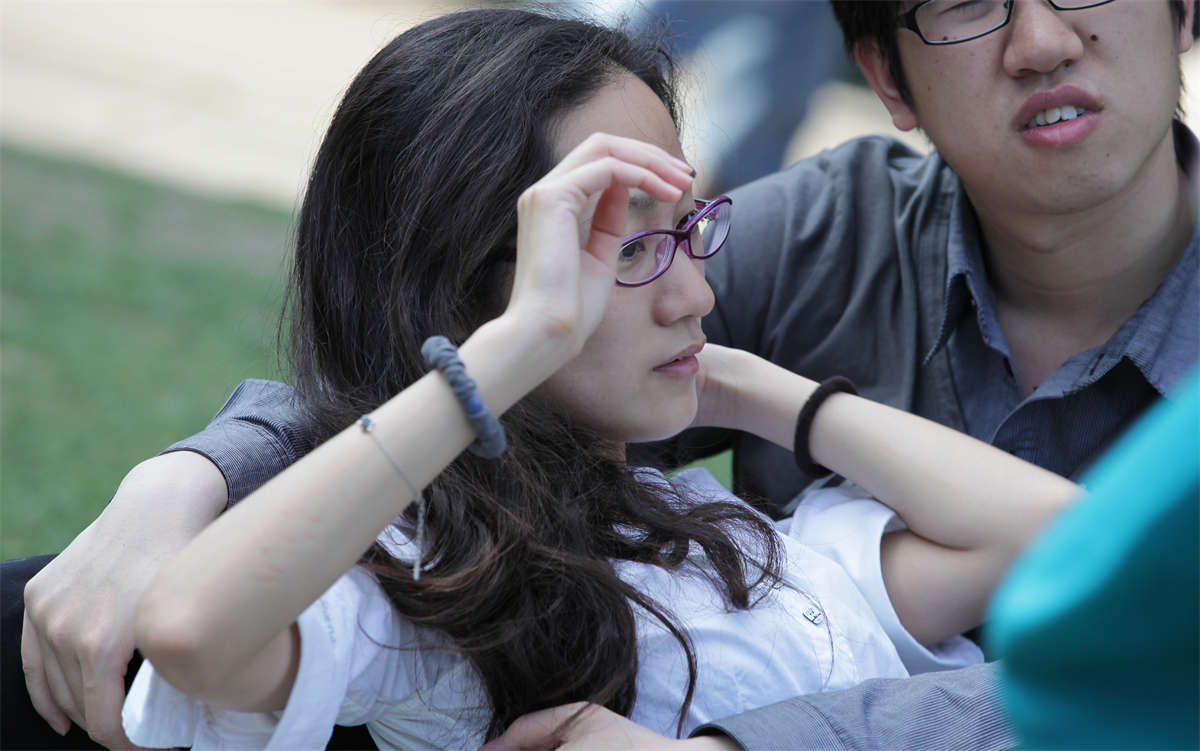 图片[2]-踏青公园街拍系列No.518 虽是2组拼图，但少女短肉丝不容错过-日更街拍