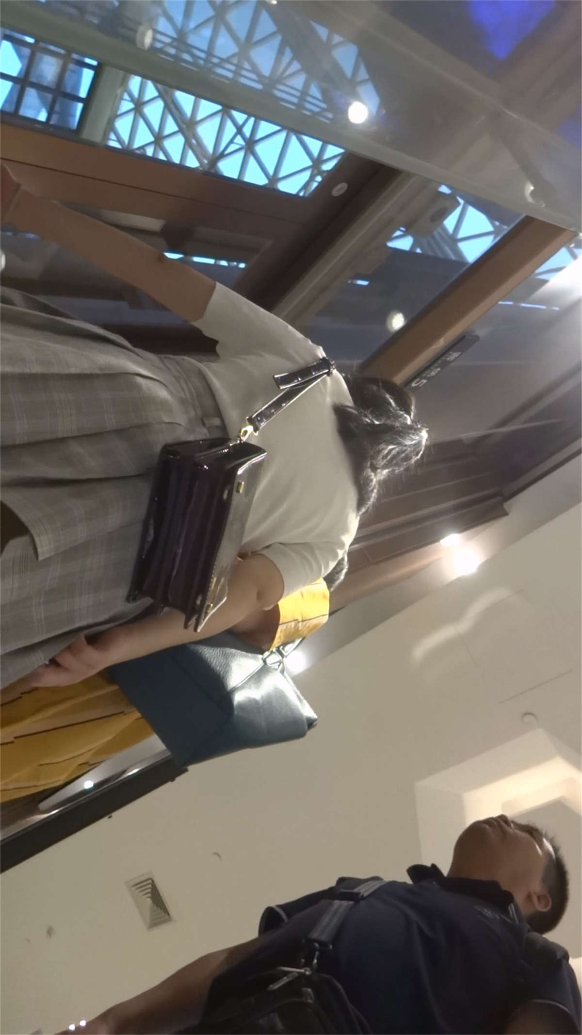 图片[2]-小短裙妹子-日更街拍