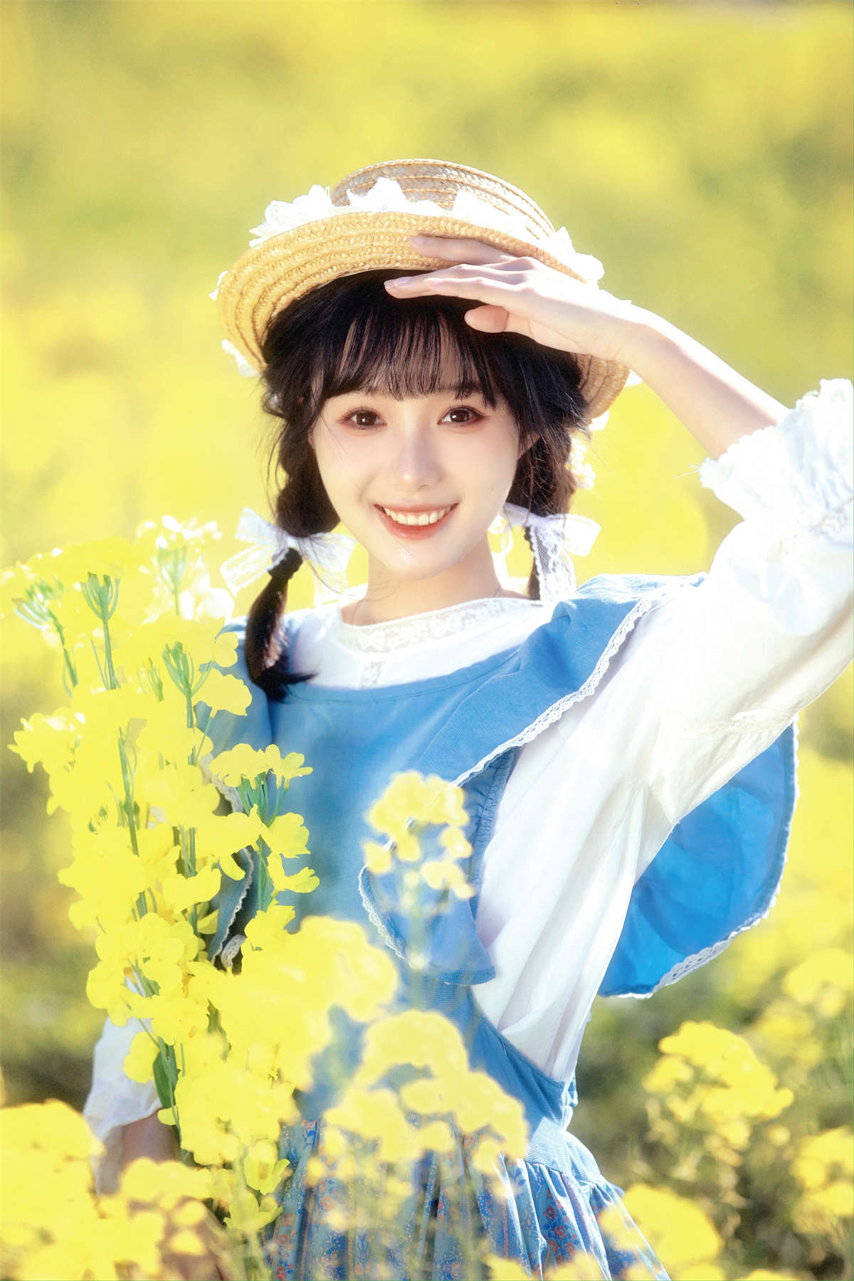 YITUYU艺图语 2025.02.12 油画少女 Rikarin_梨咔-日更街拍