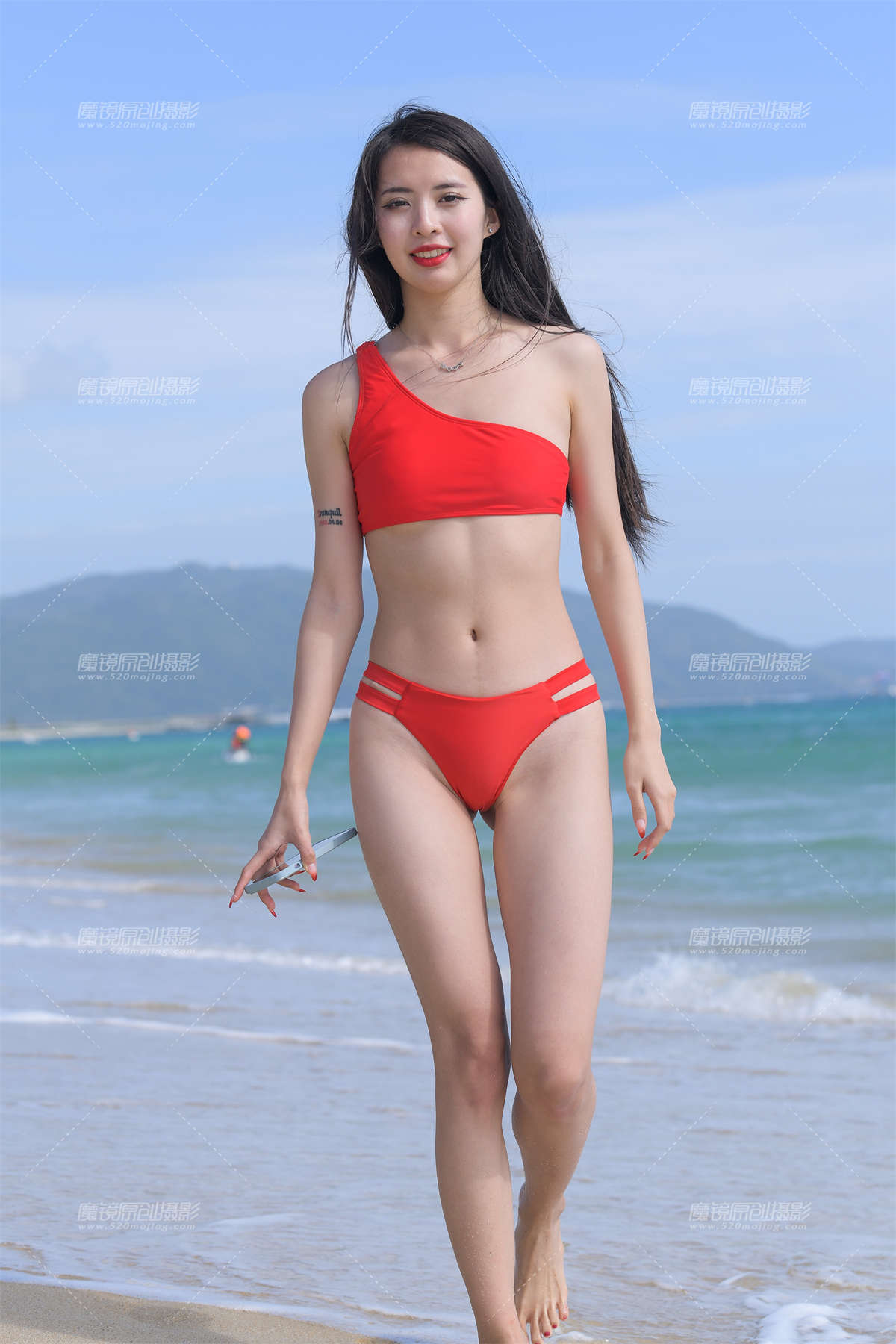 微红眼眶-日更街拍