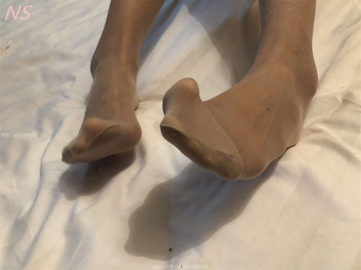 图片[2]-纳丝摄影No.229 灰丝性感丝足-日更街拍