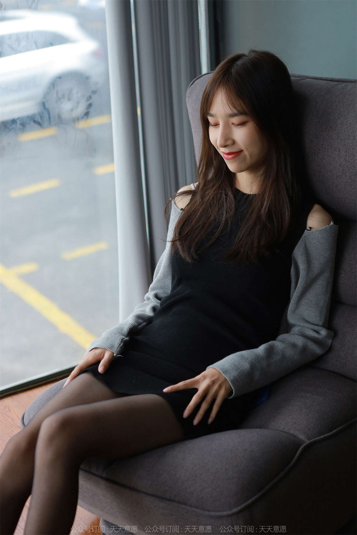 IESS异思趣向 2022.03.26 丝享家1040：美子 沙发上的黑丝-日更街拍