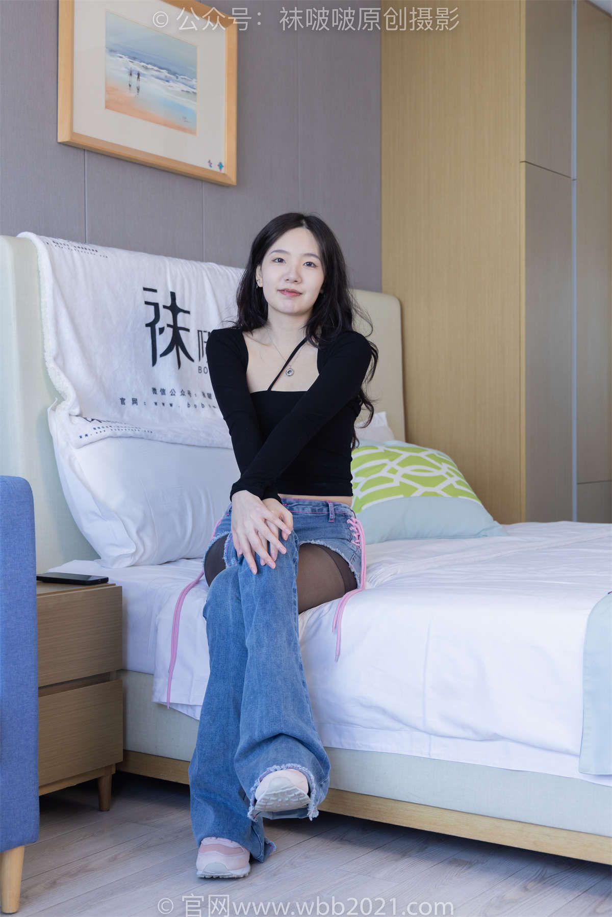 图片[2]-袜啵啵 No.317 小甜豆-运动鞋、可拆卸牛仔裤、粉色棉袜、黑丝（脚尖微加固款）、裤里丝 花絮版-日更街拍