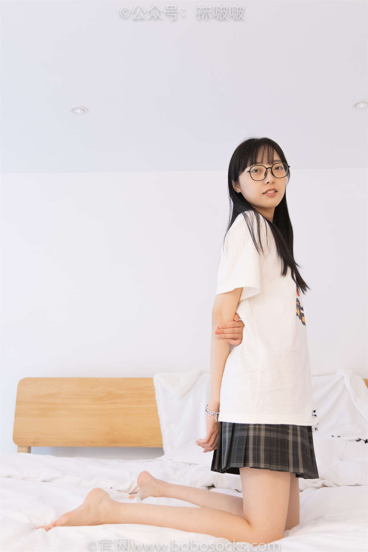 图片[2]-袜啵啵 No.073 稚予-贝壳头、白棉袜、裸足 花絮版-日更街拍