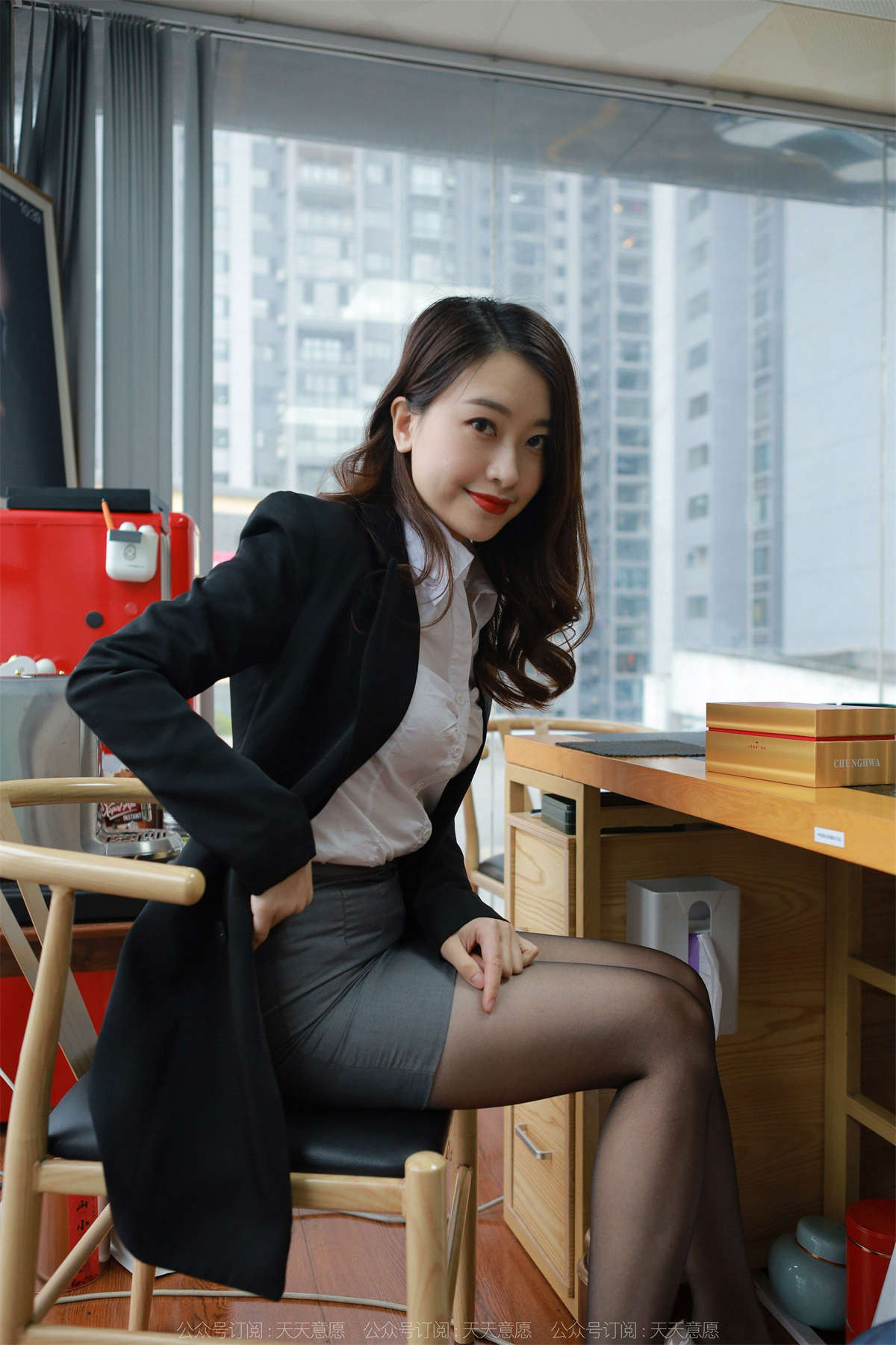 图片[2]-IESS异思趣向 2022.03.29 丝享家1043：小婕 有事秘书干-日更街拍