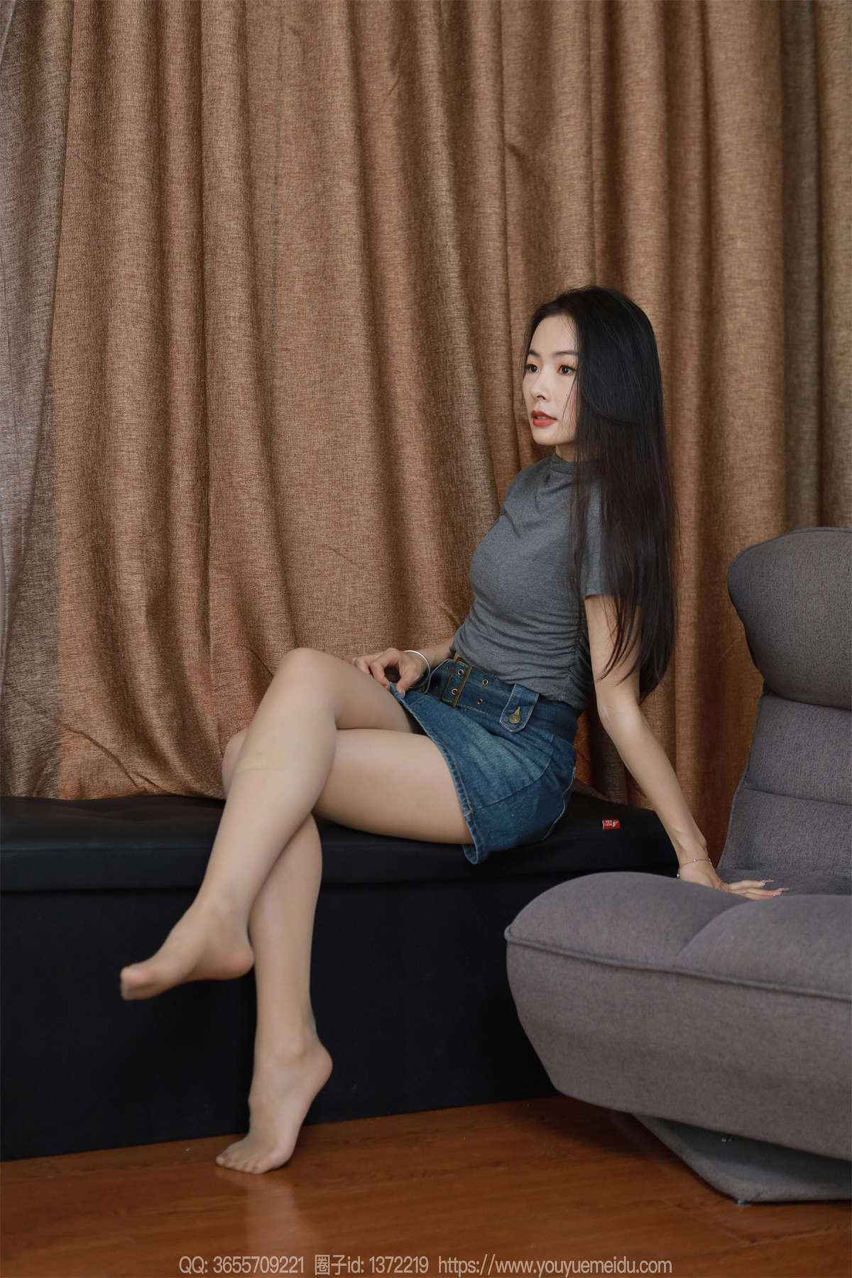 IESS异思趣向 2024.04.25 丝享家1725：小金 笔直长腿-日更街拍