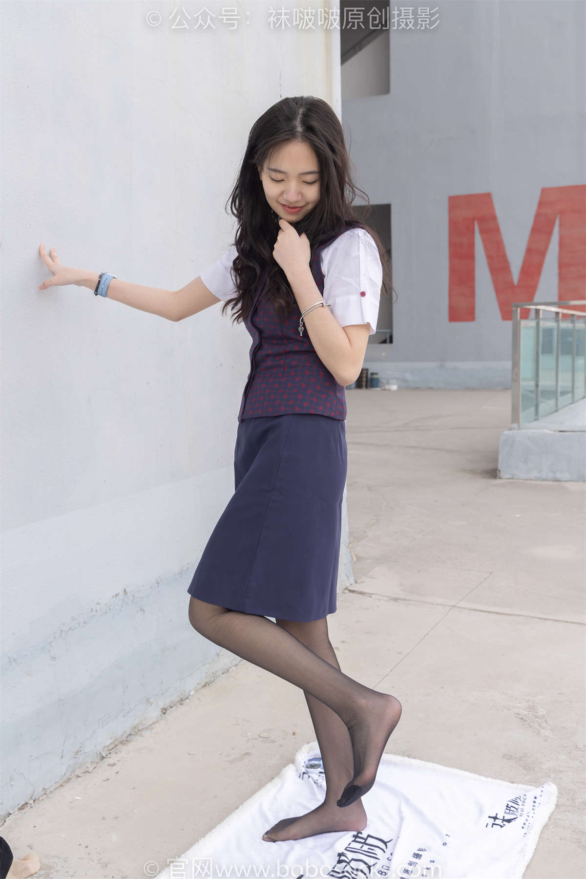 图片[2]-袜啵啵 No.227 小甜豆-皮鞋、黑丝（脚尖加固款）、裸足 花絮版-日更街拍