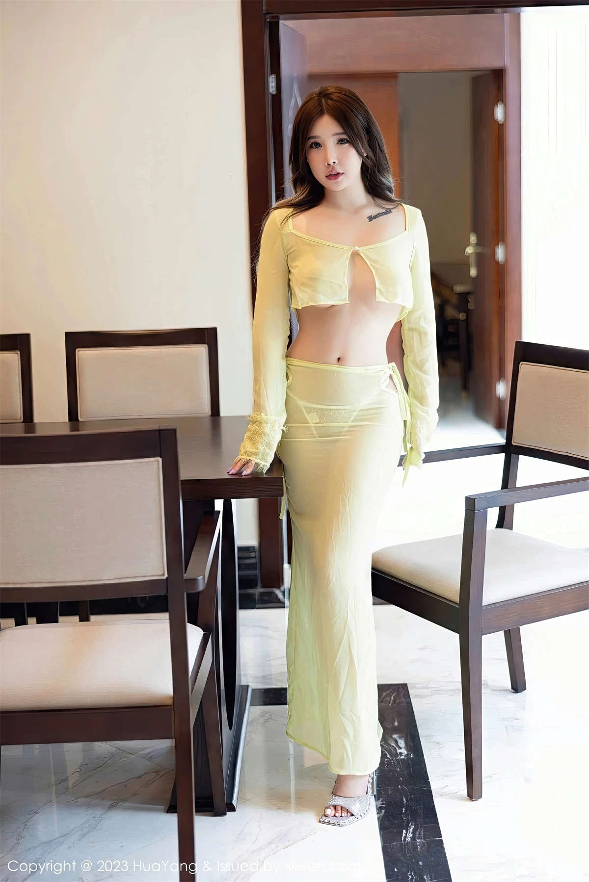 图片[2]-HuaYang花漾show 2023.08.02 Vol.540 小海臀-日更街拍