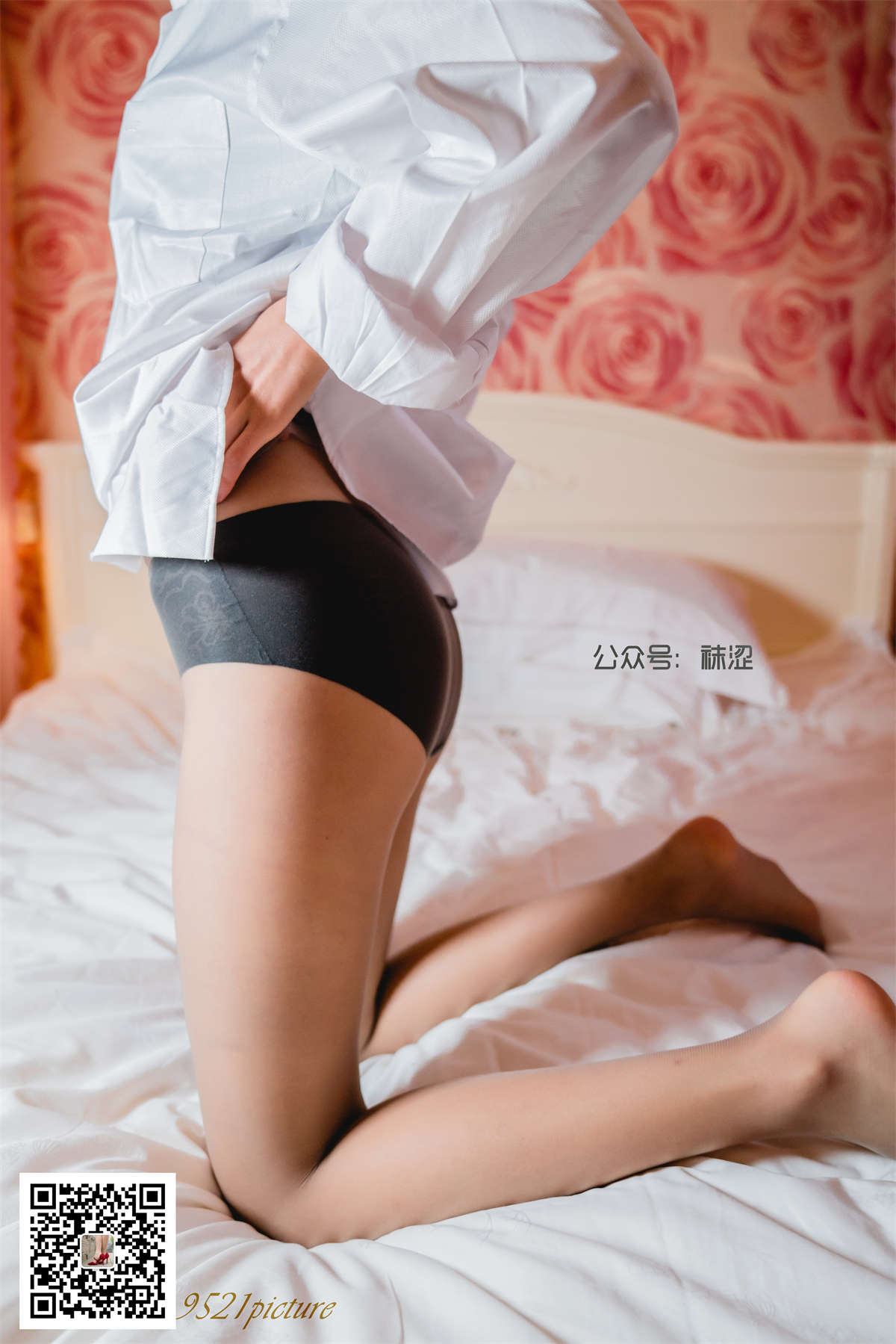 图片[2]-袜涩写真 VOL.087 床上的红高丝袜-日更街拍