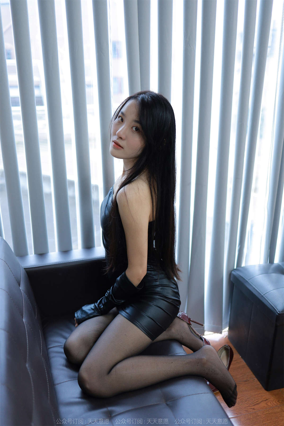 图片[2]-IESS异思趣向 2022.11.23 丝享家1277：婉萍 包臀皮裙-日更街拍