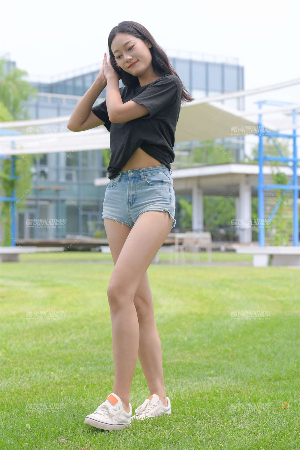 牛仔热裤美女-日更街拍