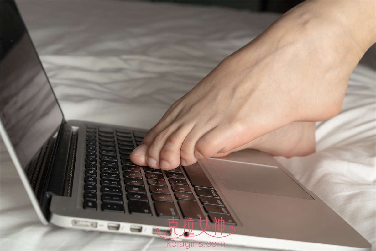 图片[2]-Kelagirls克拉女神 2019.08.09《趾敲键盘》周拉拉-日更街拍