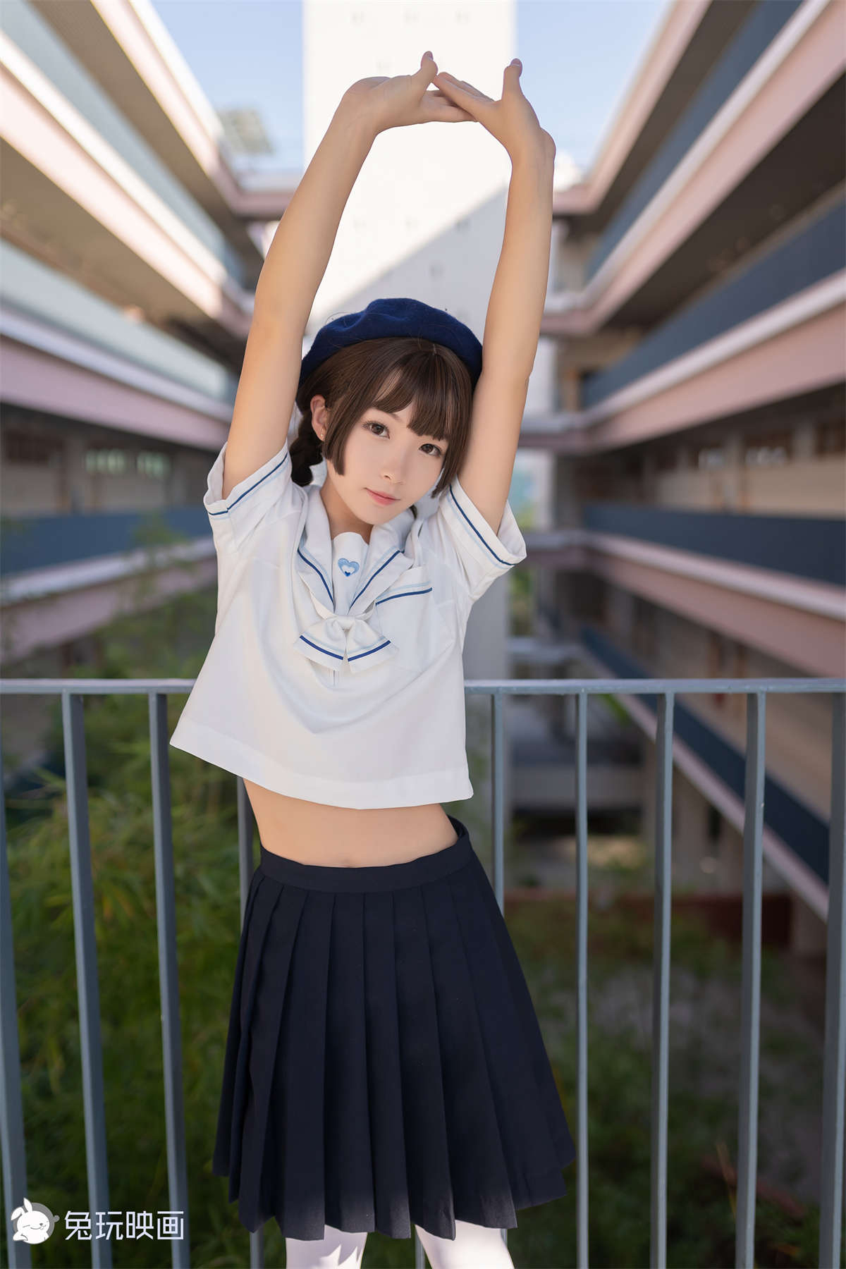 兔玩映画 B75.006 楼梯上的白丝少女插图1