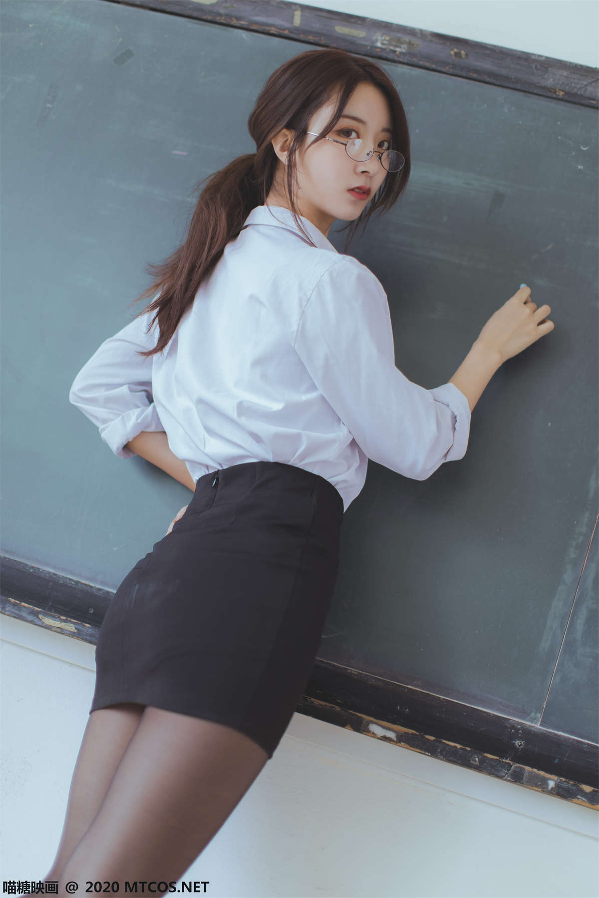 图片[2]-喵糖映画 VOL.282 OL制服-日更街拍