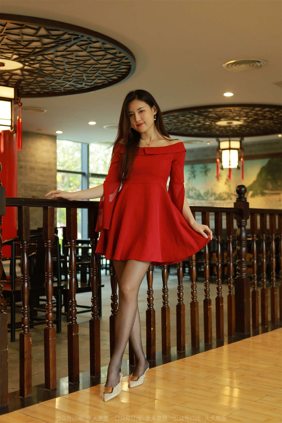 IESS异思趣向 2022.05.08 丝享家1082：小宝 红裙女神-日更街拍