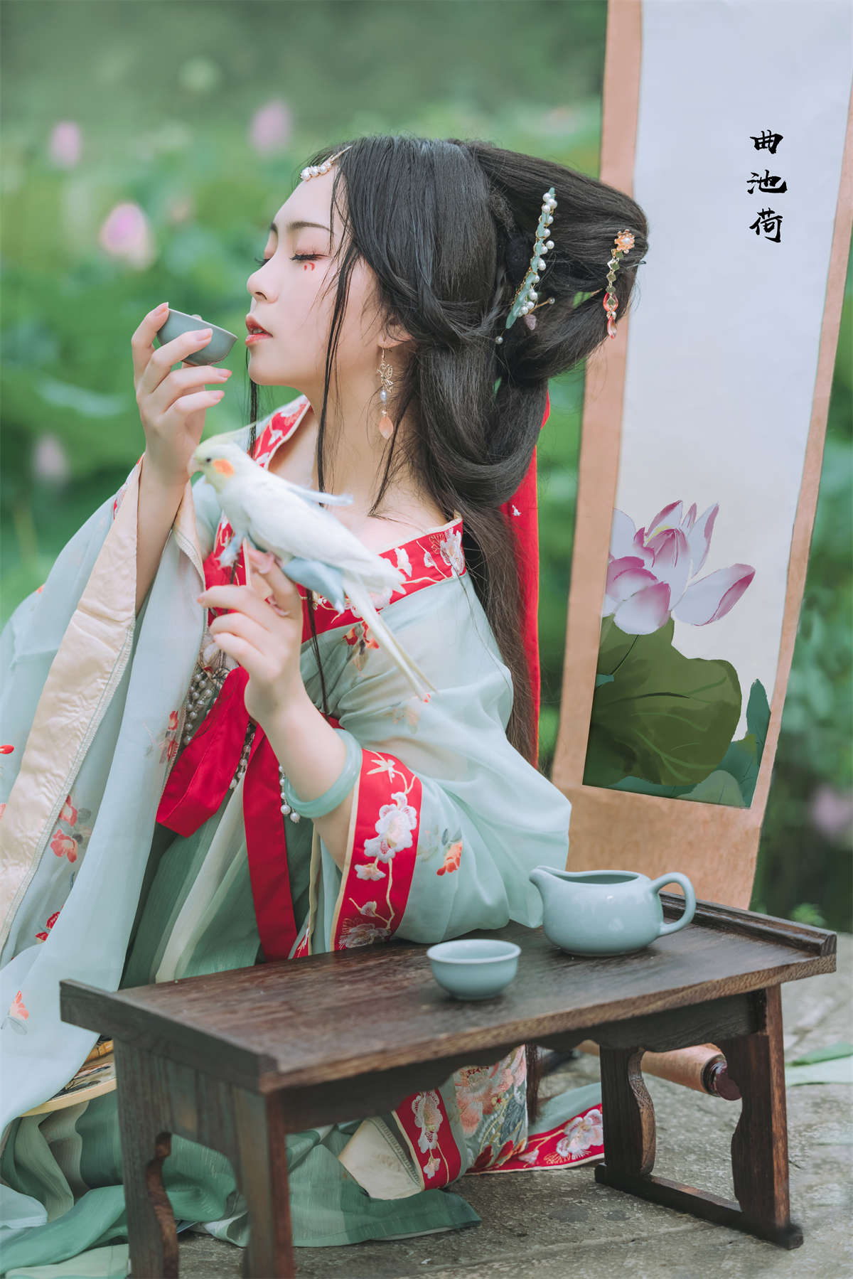 YITUYU艺图语 2022.08.13 风荷举 阡墨红尘-日更街拍