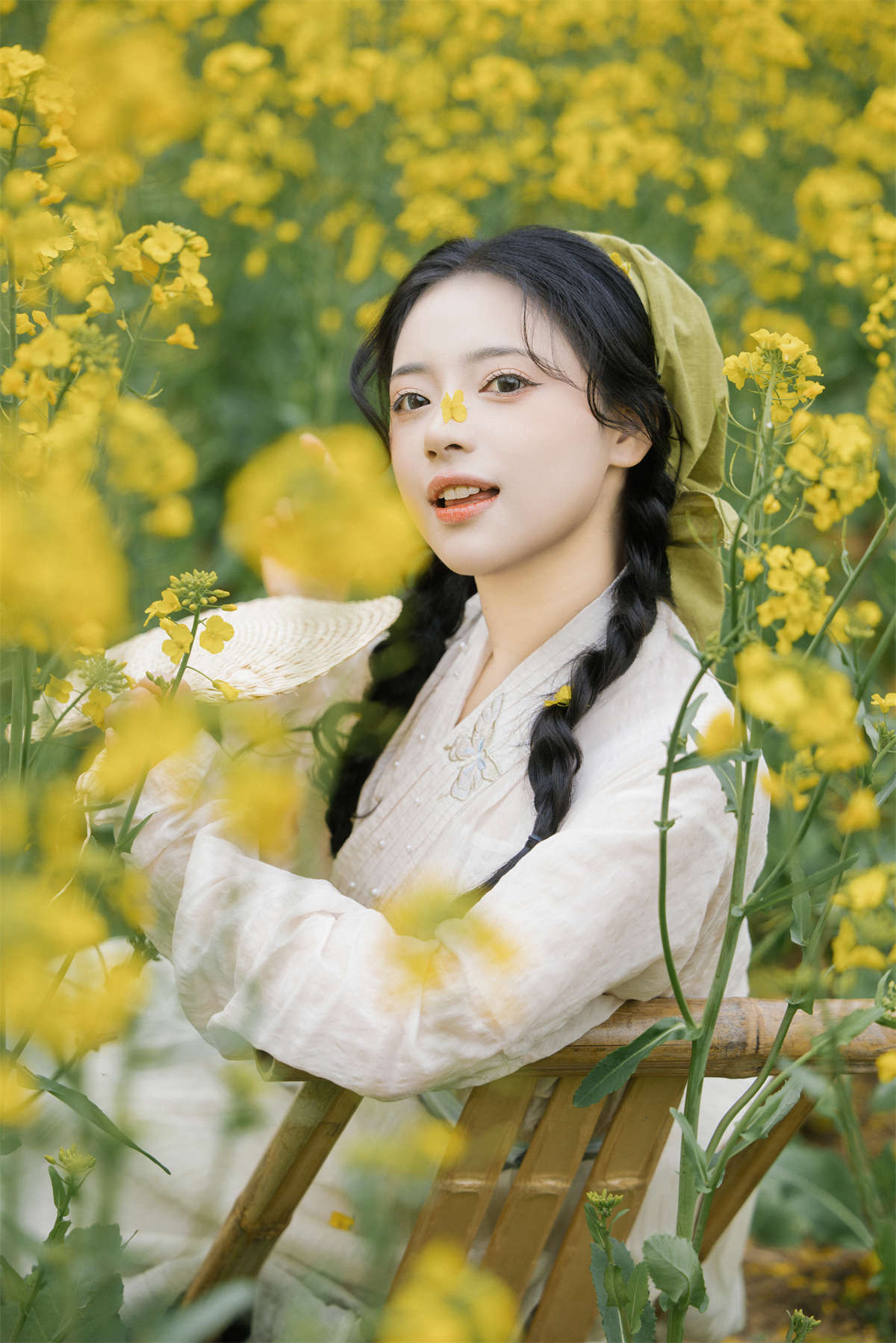 YITUYU艺图语 2024.10.29 油菜花与少女 衔鹿插图1