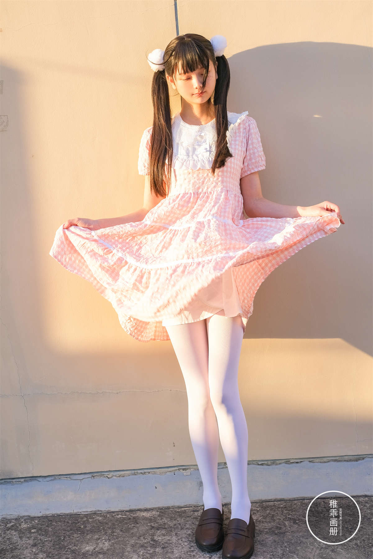 柴系小乖(稚乖画册) 夜夜 天台粉裙-日更街拍