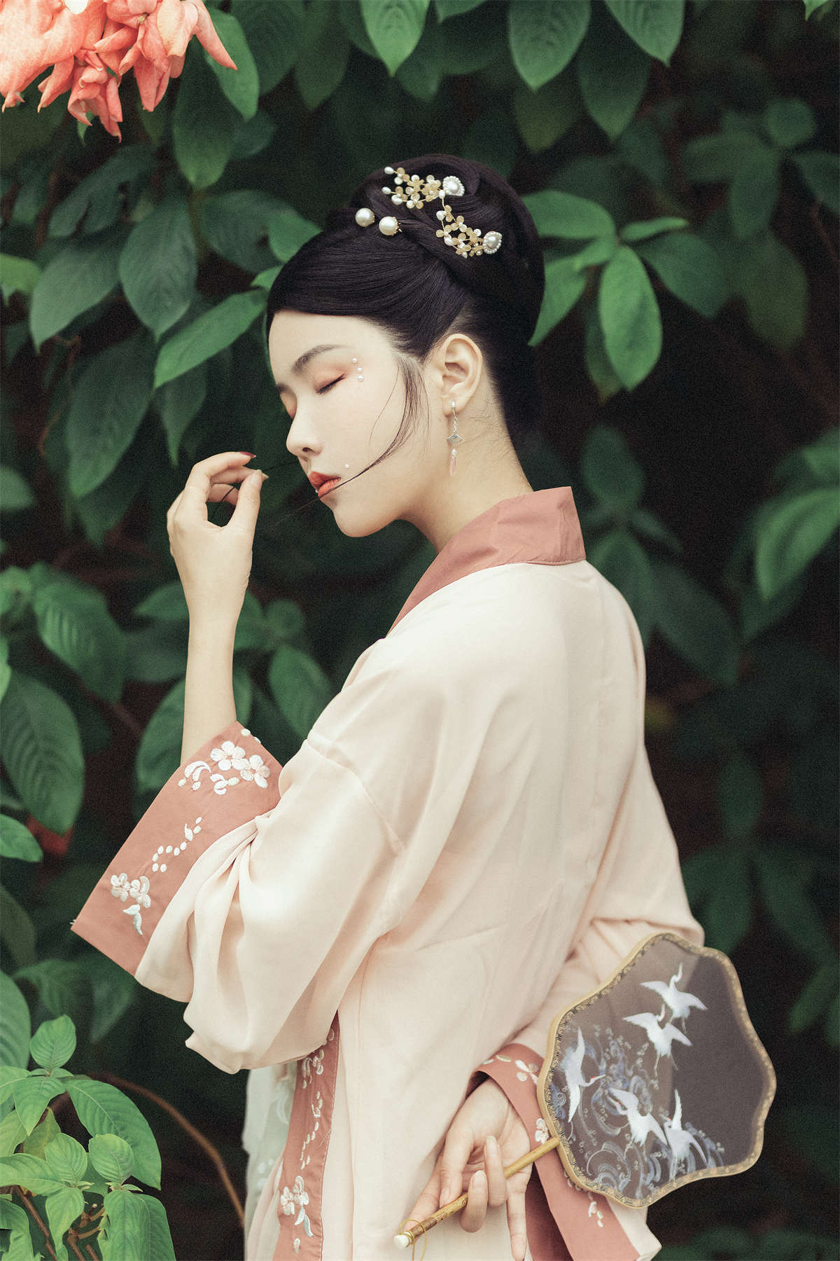 YITUYU艺图语 2022.01.04 花期不待 三重子-日更街拍