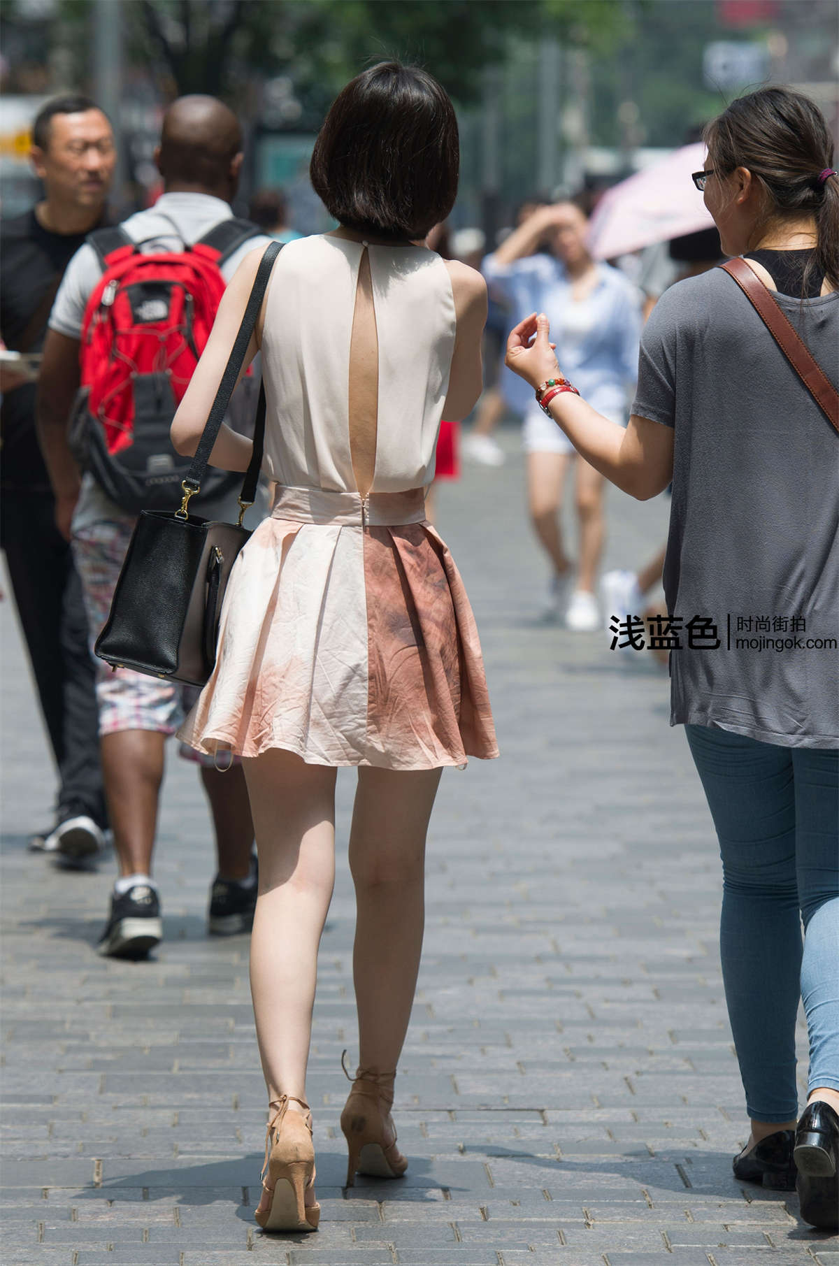 真空美女 穿着大胆（13p）-日更街拍