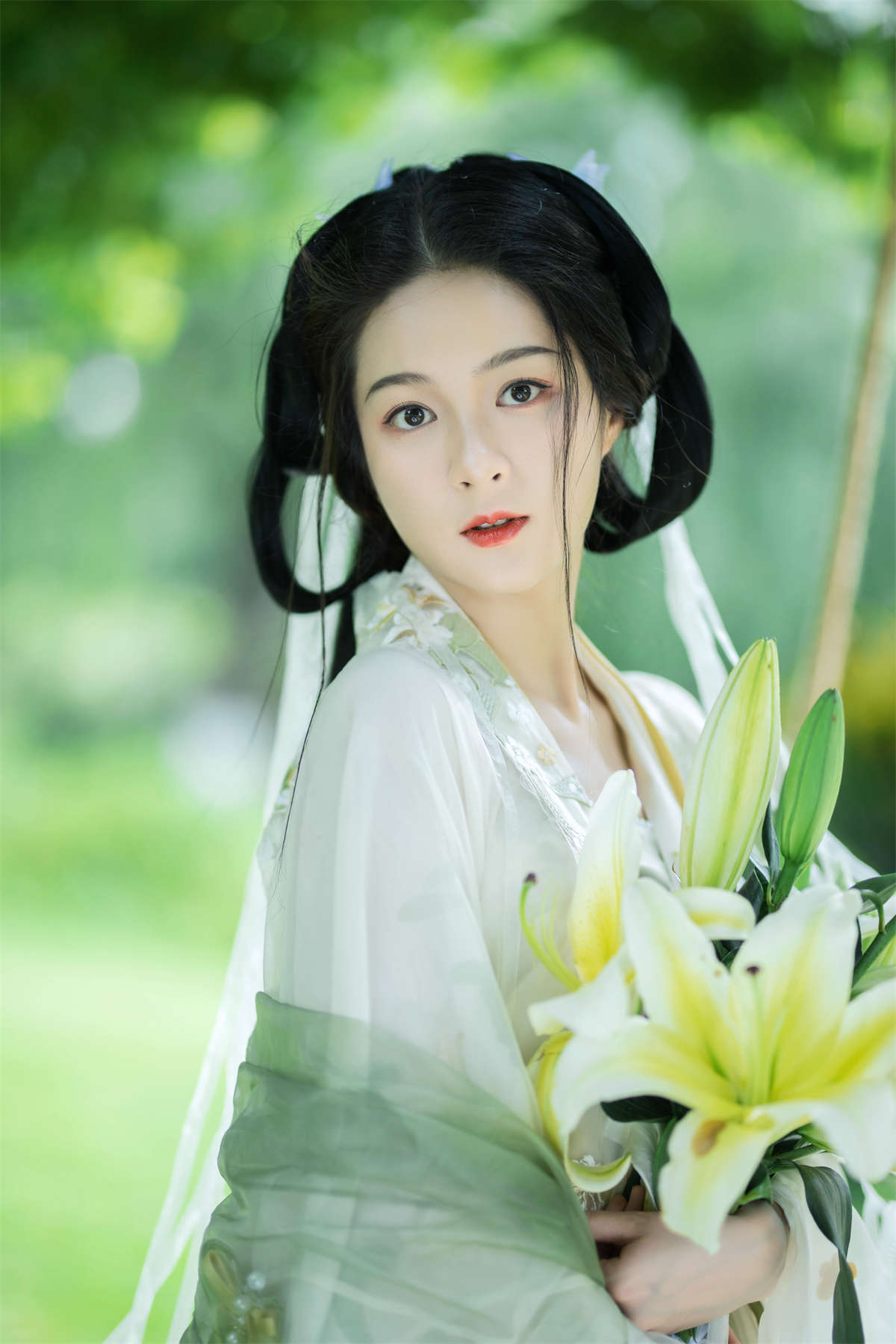 YITUYU艺图语 2022.08.13 夏日百合 余鱼_Coo插图1