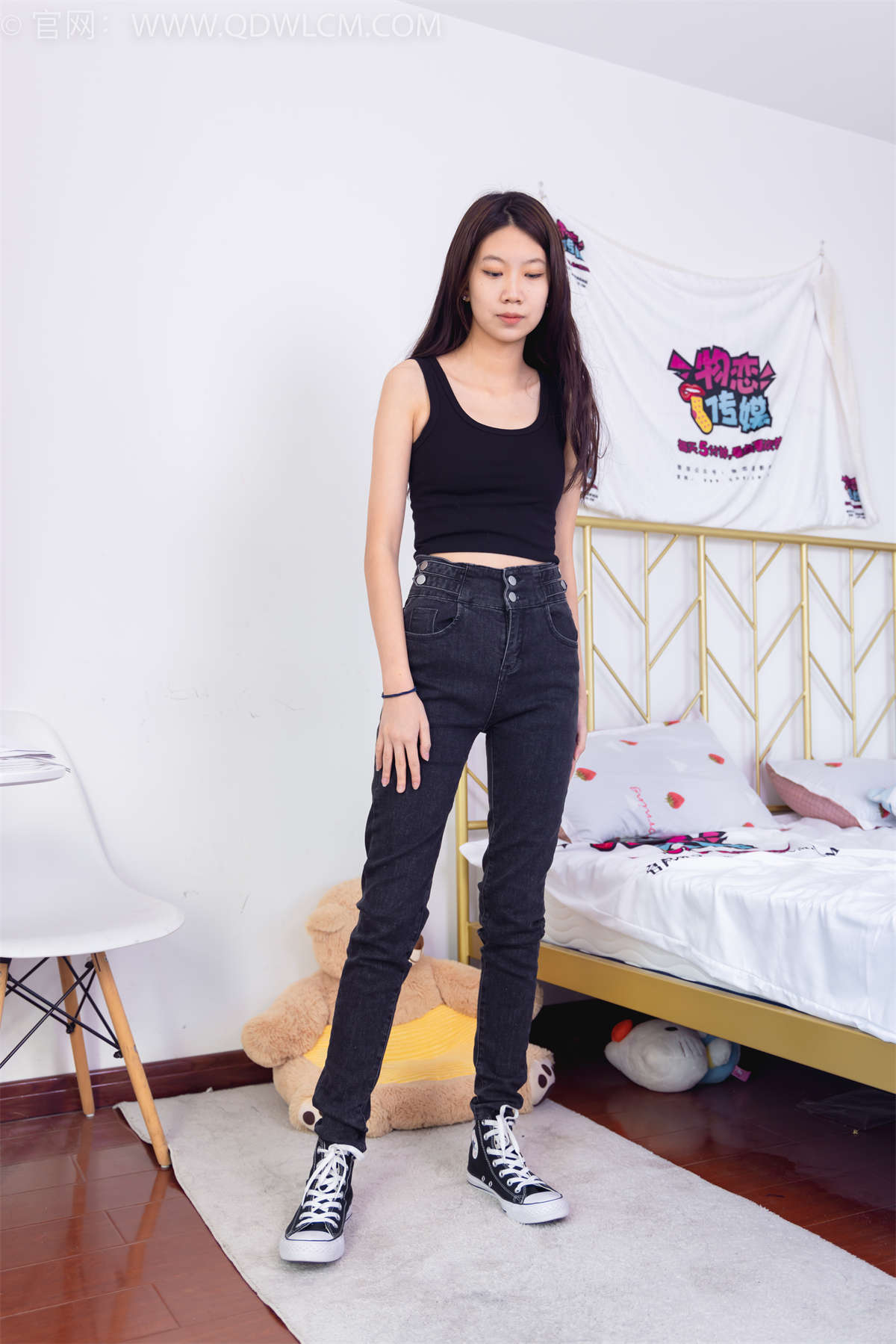 物恋传媒 NO.1452 纤纤-春天的芽-日更街拍