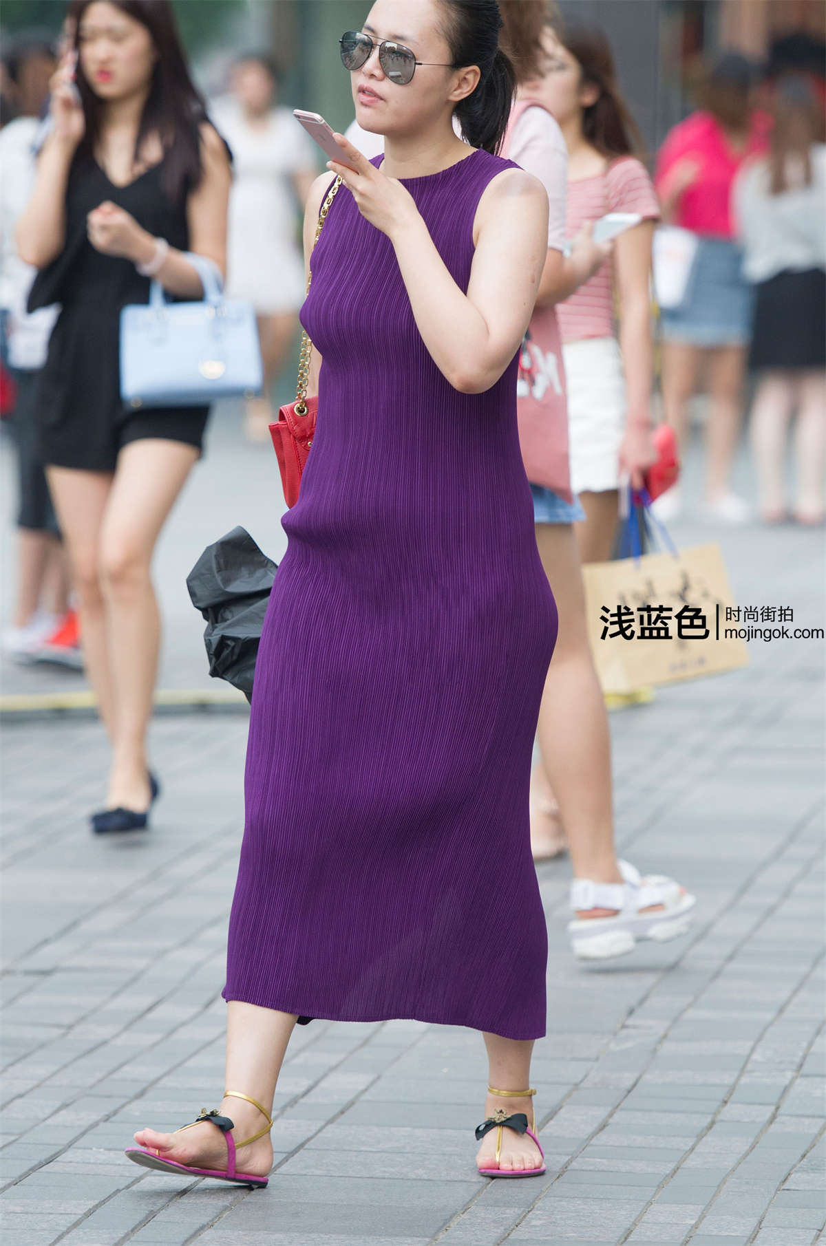 紫裙美女（16p）-日更街拍