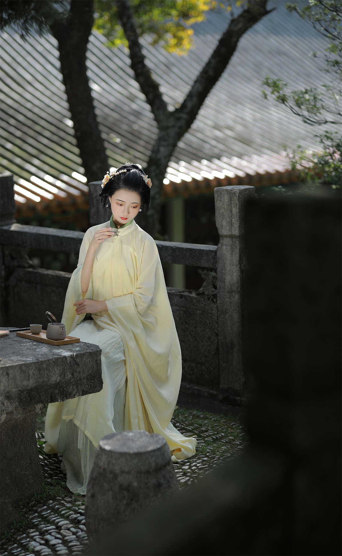 YITUYU艺图语 2022.11.30 淡淡春山 YunFleur-日更街拍