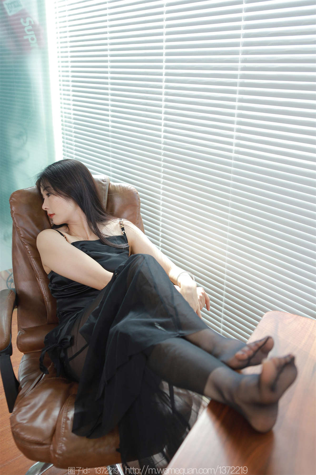 图片[2]-IESS异思趣向 2023.07.12 丝享家1478：小金 黑色蒙娜丽莎-日更街拍