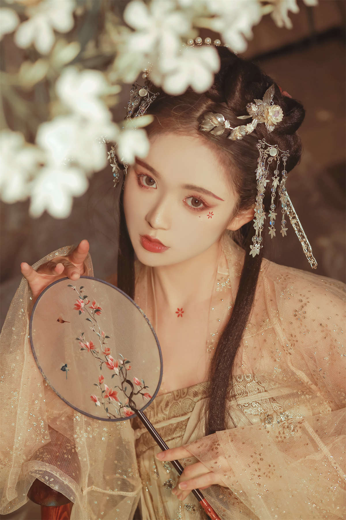 YITUYU艺图语 2022.11.30 满身花影倩人扶 奶文文插图1