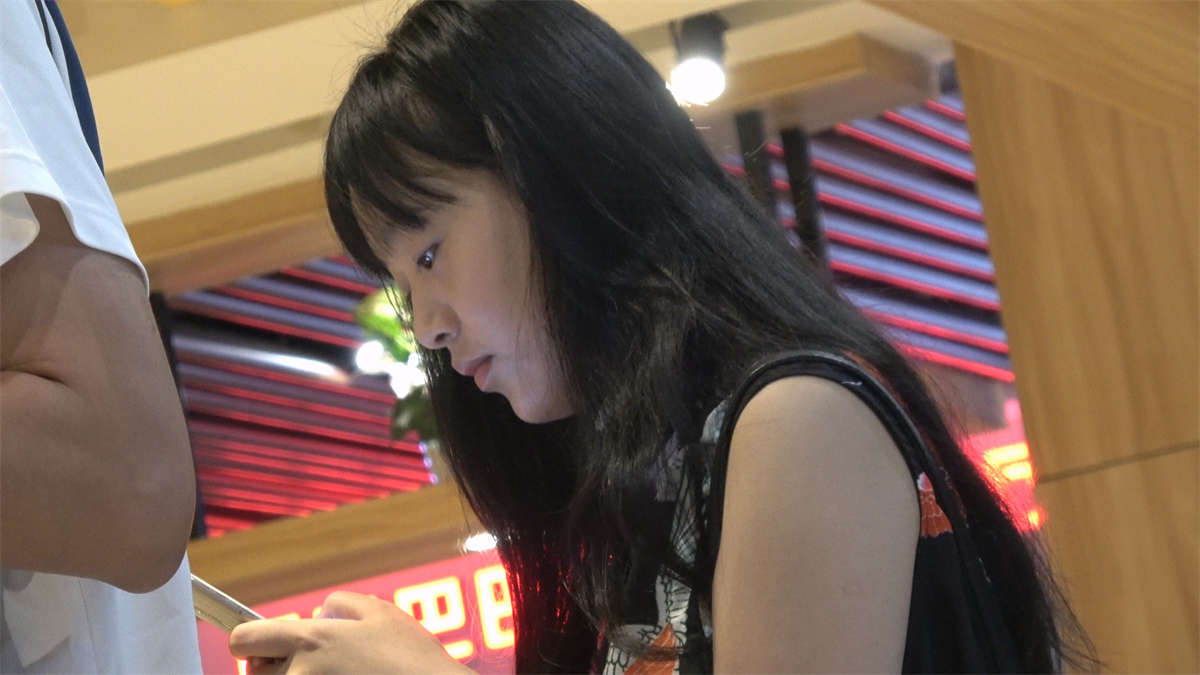 图片[2]-凉鞋丝袜美足脚-日更街拍