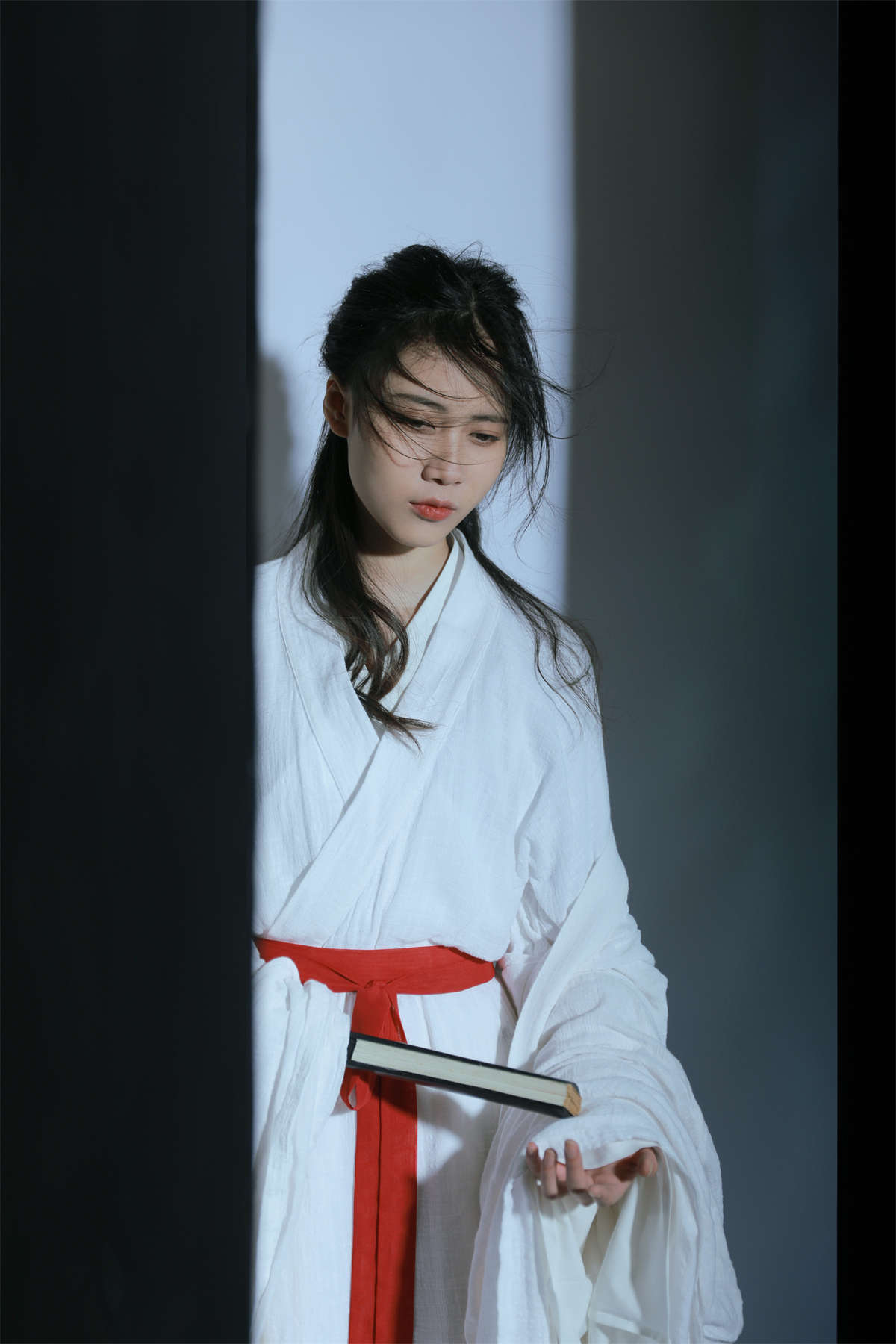 YITUYU艺图语 2025.01.27 黑白 番茄不是番茄插图1