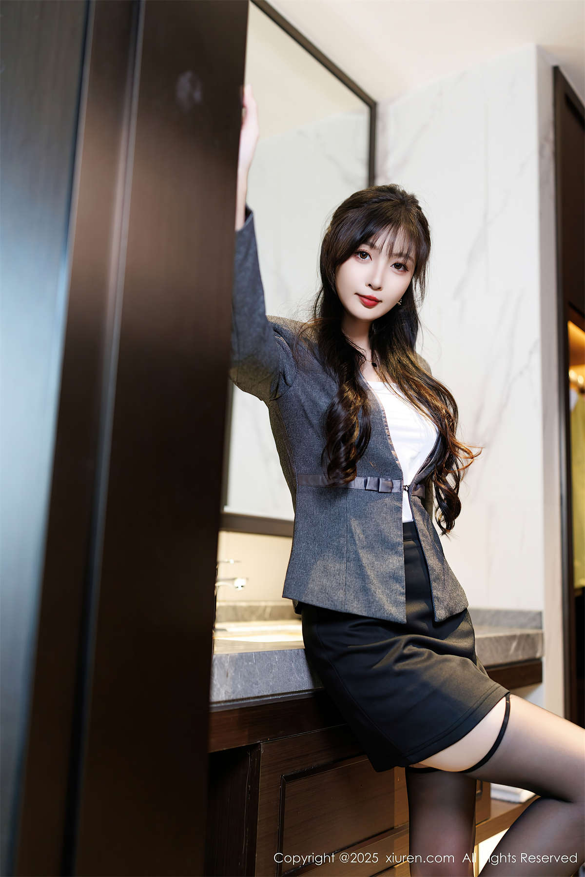 图片[2]-Xiuren秀人网 2025.03.03 NO.9957 樱桃小阑子-日更街拍