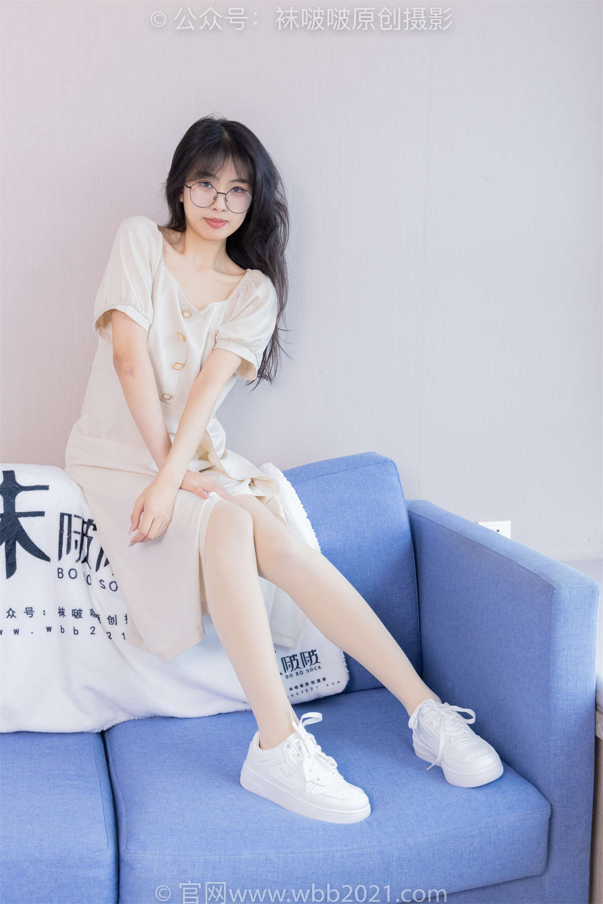 图片[2]-袜啵啵 No.483 奶油-板鞋、白船袜厚肉丝叠穿、厚肉丝、瑜伽动作、船袜和丝袜分别踩葡萄剧情（仅花絮剧情版）剧情版-日更街拍