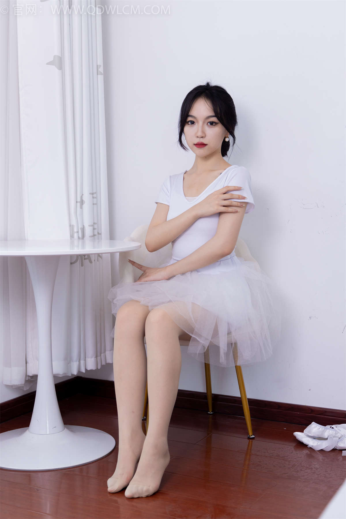 图片[2]-物恋传媒 NO.1588 莎莎-芭蕾小天鹅-日更街拍